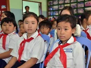 Học sinh con em Việt kiều tại Campuchia khai giảng năm học mới - ảnh 1